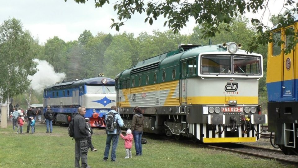 Motorová lokomotiva řady 754 zvaná Brejlovec nezískala svou přezdívku nadarmo
