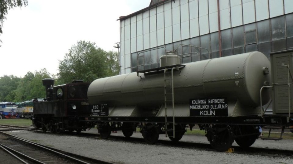Do sbírek železničního muzea v Lužné patří vedle lokomotiv také na 50 historických kolejových vozů