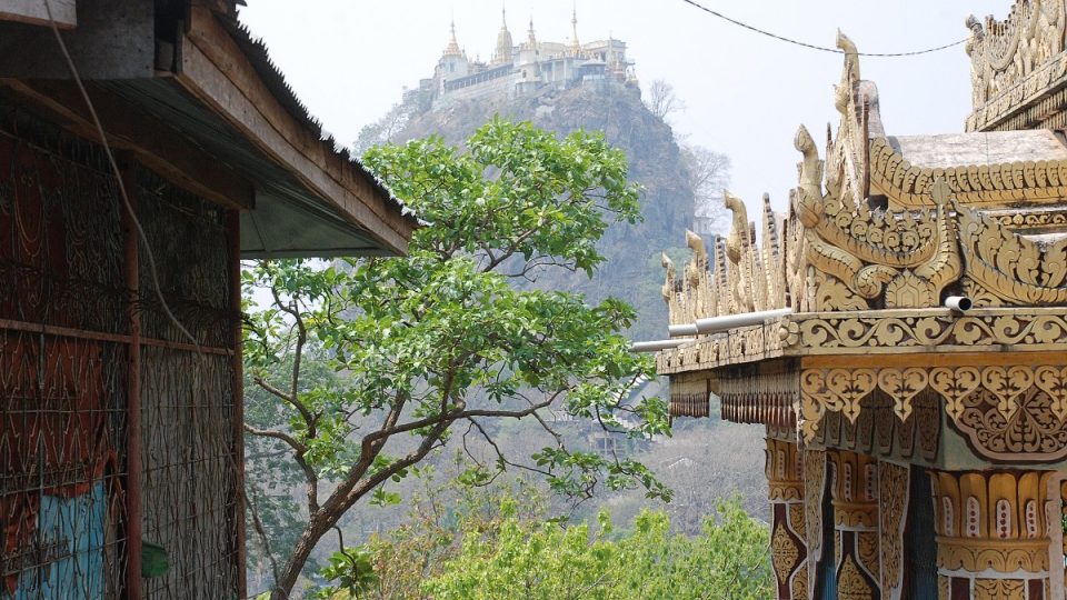 Hora Popa a její bohové připomínají dávnou barmskou historii