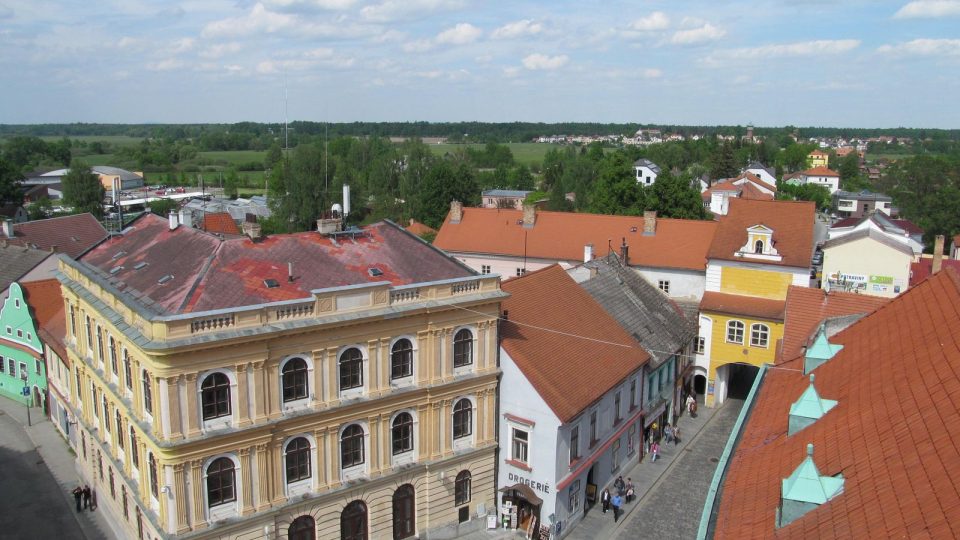 Žlutá brána směrem na místní část Kopeček je branou Jindřichohradeckou