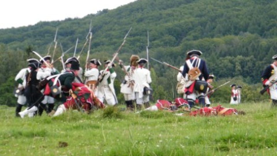 Rekonstrukci bitvy z roku 1757 vidělo včera u Lipnice na Českokamenicku patnáct set lidí