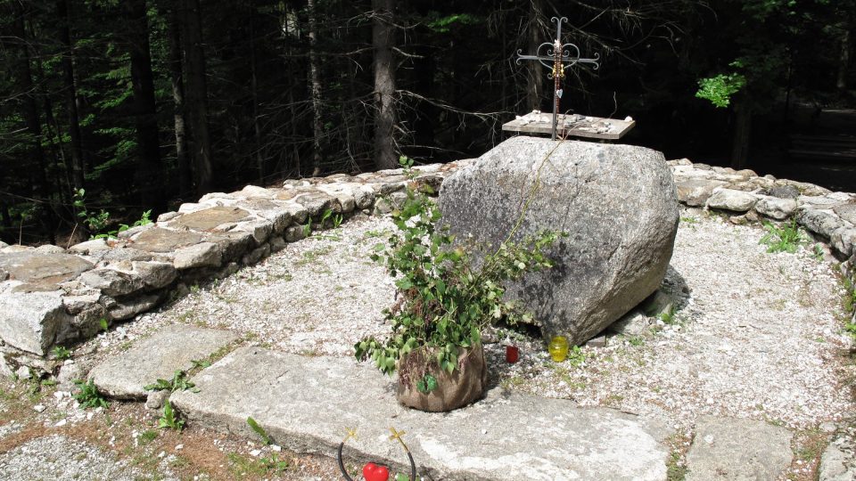 Zbytky Hauswaldské kaple, která byla vystavěna na místě zázraku