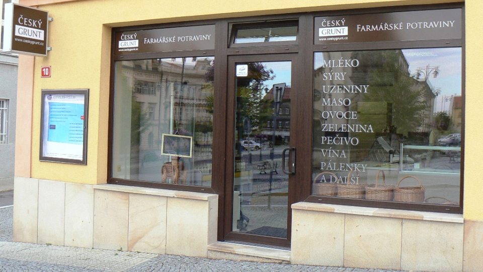První farmářská prodejna v Kladně nese název Český grunt