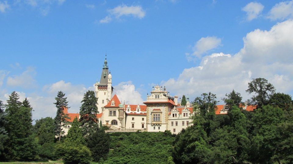 Průhonický park - pohled na zámek