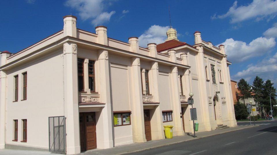 Historická budova Dusíkova divadla v Čáslavi