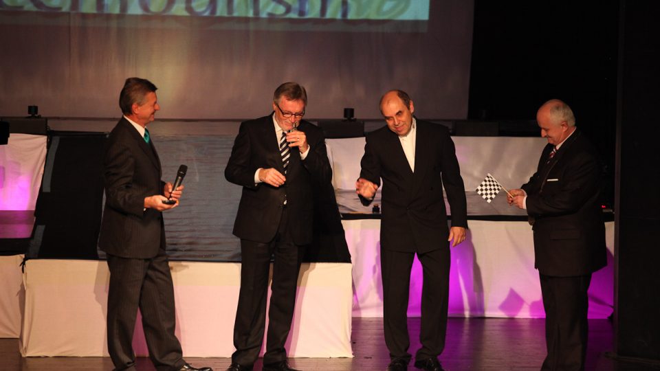 Slavnostní zahajovací večer festivalu Prix Bohemia Radio - zleva Miroslav Dittrich, Peter Duhan, Miroslav Táborský, Ladislav Langr