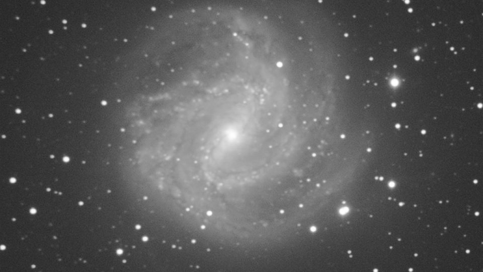 Galaxie M83 s krásně vyvinutou spirální strukturou.