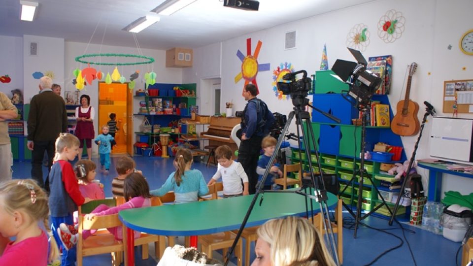 Početný televizní štáb v jihlavském speciálním pedagogickém centru