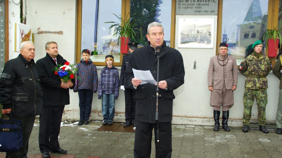 Starosta Jiří Částečka při slavnostním projevu ke státnímu svátku ve Valašském Meziříčí