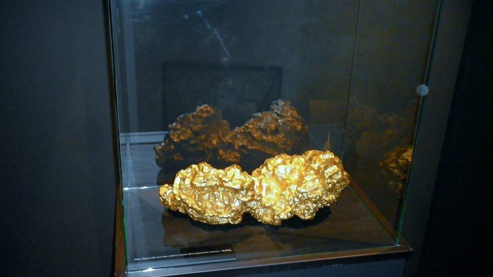 Zlatá ruda z Rumunska - v této lokalitě se zlato těžilo už v antice