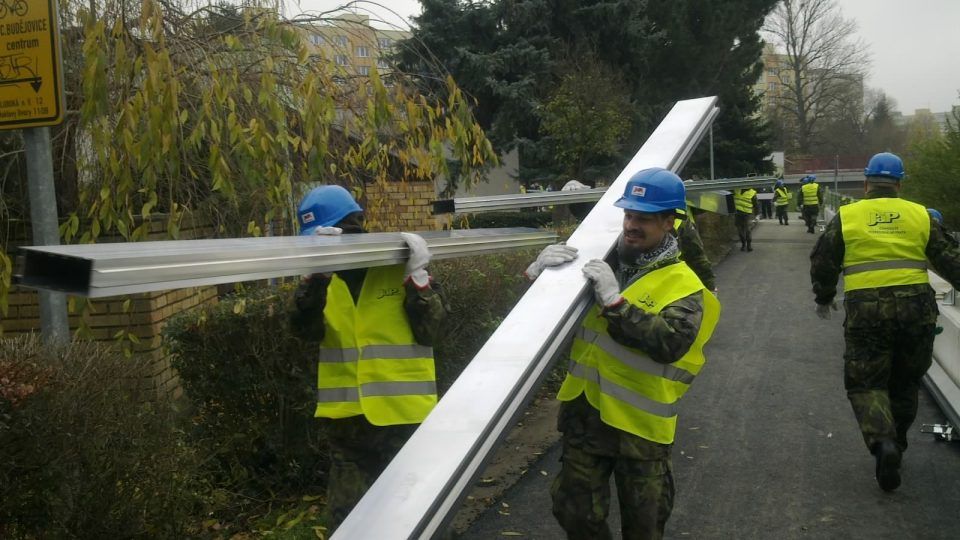 Cvičné stavění protipovodňového valu