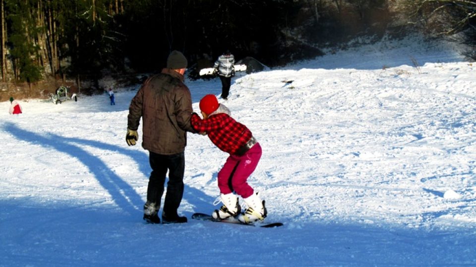 S otevřením vleku prní pokusy na snowboardu