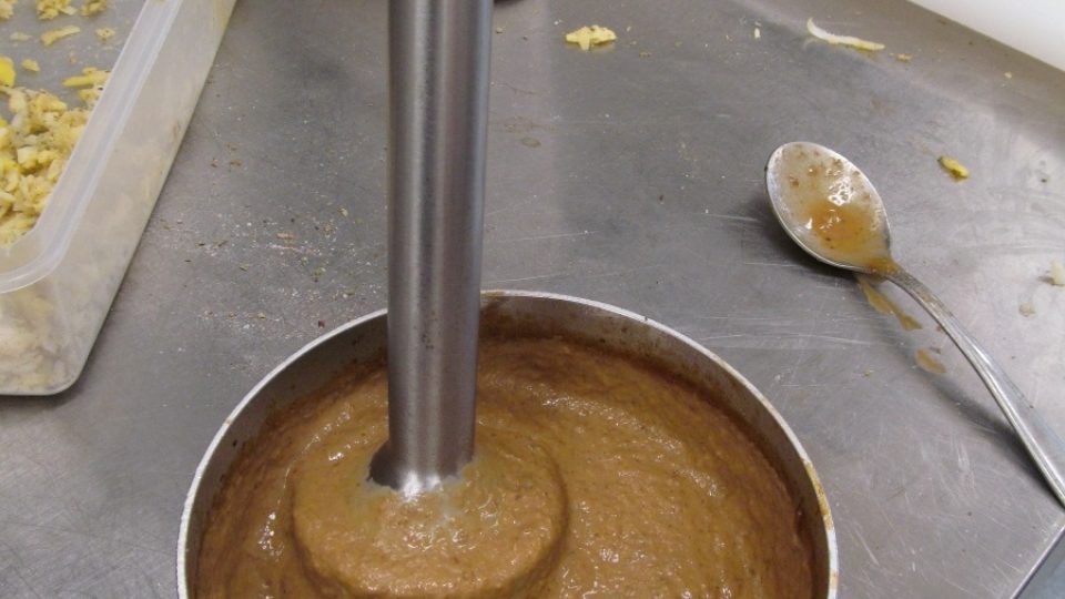 Příprava vepřového copánku s hříbkovou omáčkou a plněnou bramborovou kapsou