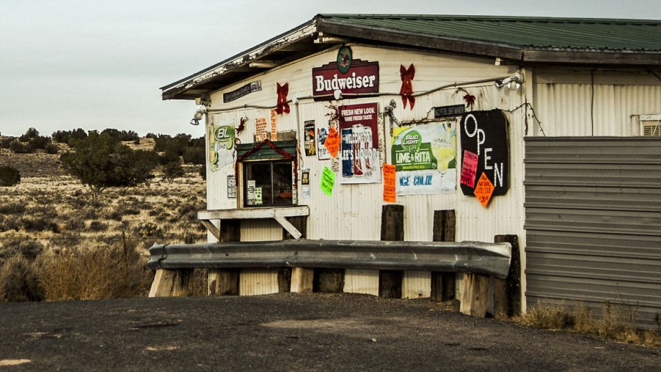 Za rezervací kvete obchod s alkoholem