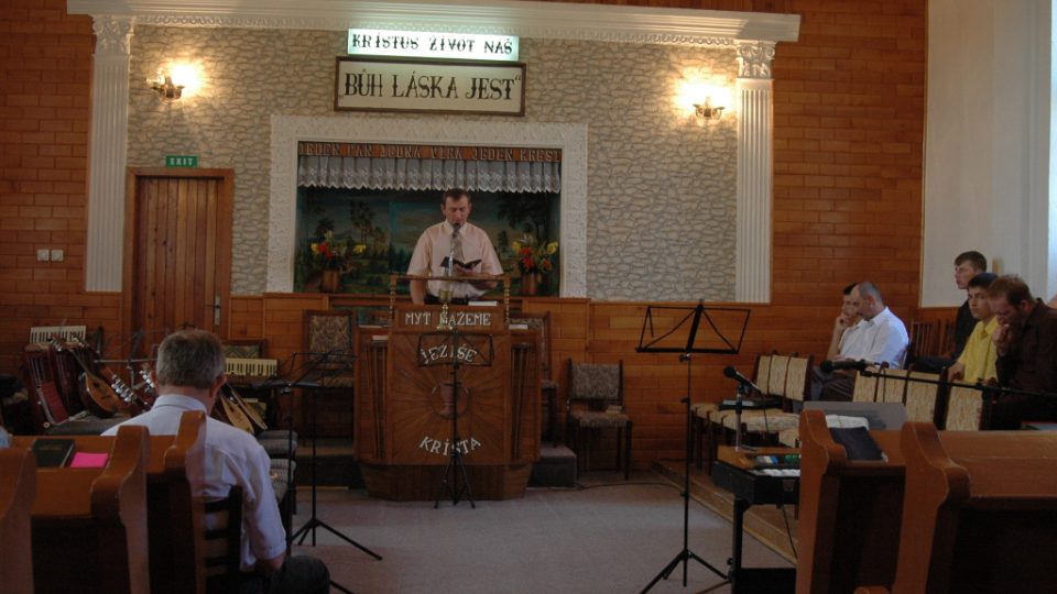 Baptistická bohoslužba ve Svaté Heleně v Banátu
