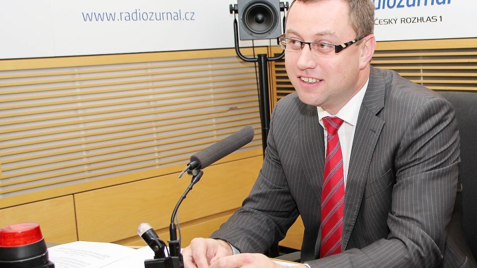 Nejvyšší státní zástupce Pavel Zeman přijal pozvání Martina Veselovského do studia Radiožurnálu