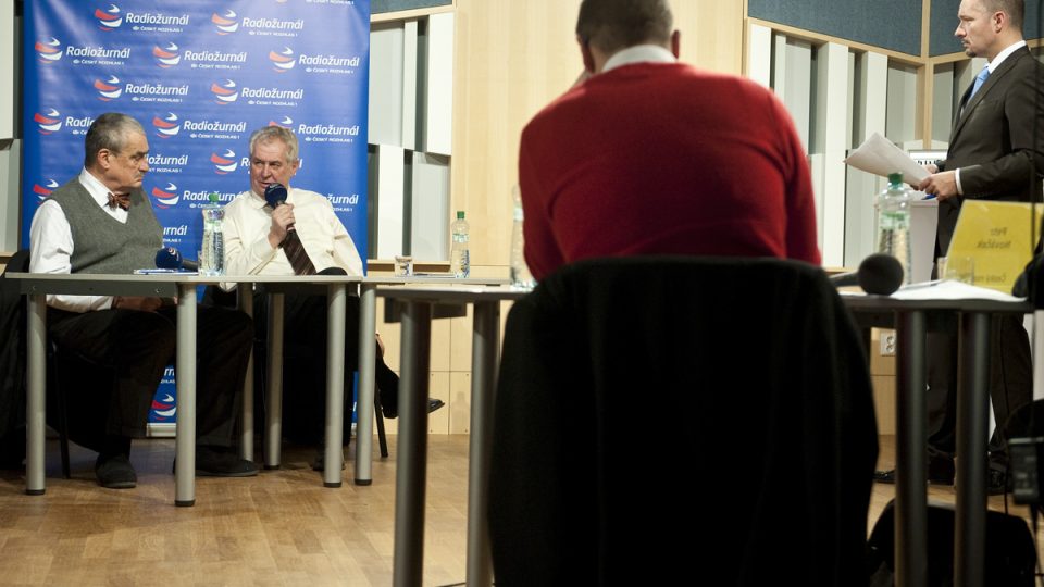 Rozhlasová debata prezidentských kandidátů Miloše Zemana a Karla Schwarzenberga na stanici ČRo 1 - Radiožurnál