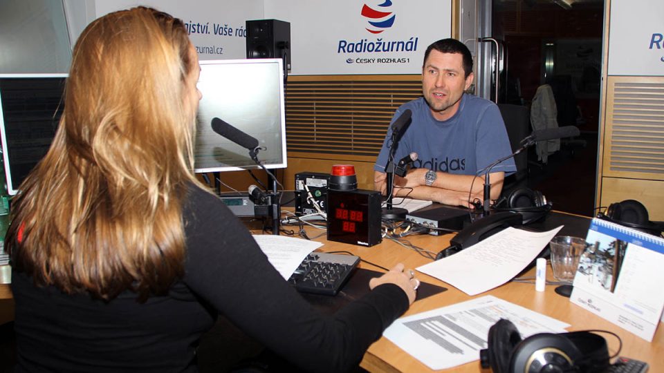 Lucie Výborná a Jan Říha ve studiu Radiožurnálu