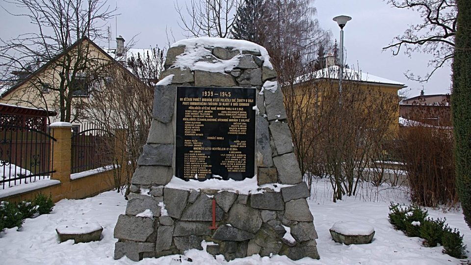 Libina - Pomník padlým z II sv. války se jmény sestřelených amerických letců