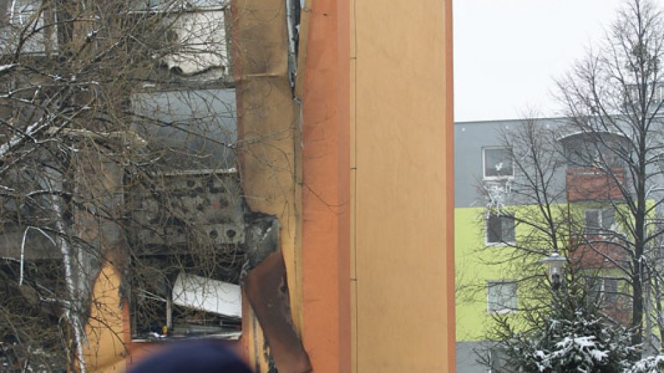 Výbuch plynu poničil panelový dům ve Frenštátě pod Radhoštěm