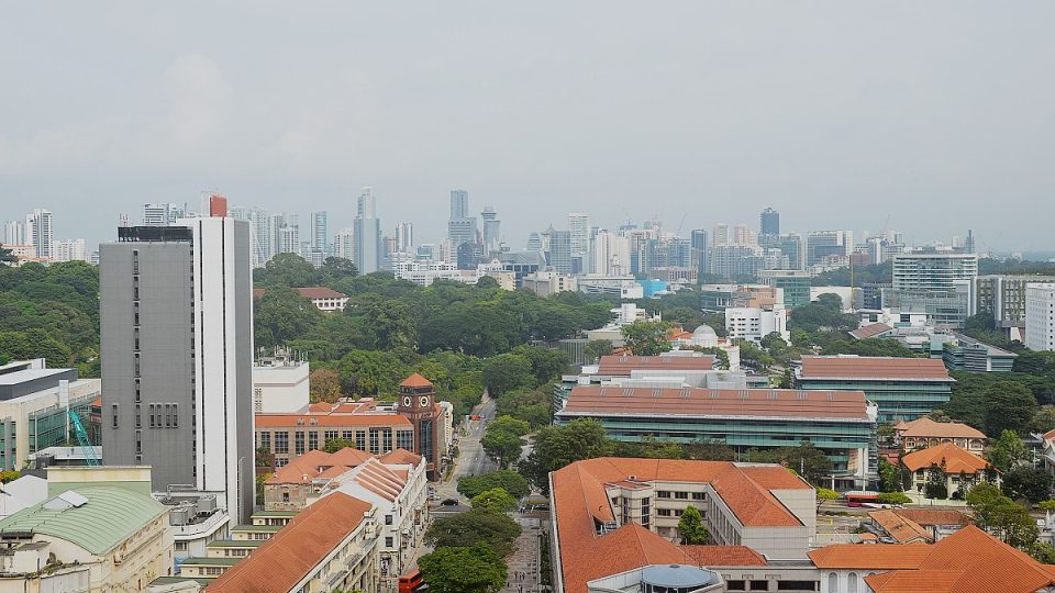 Městský stát mezi Malajsií a Indonésií prosperuje