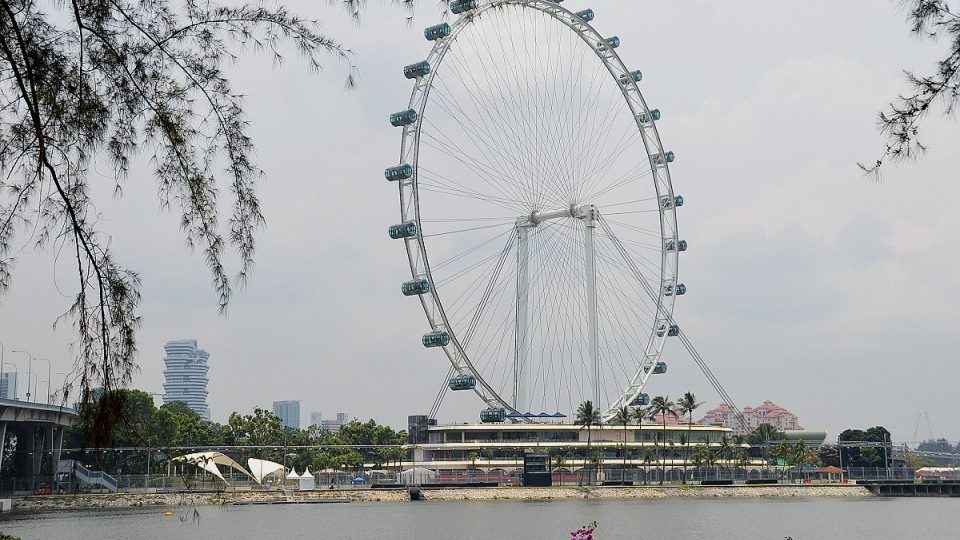 I přes přísné tresty skoro za cokoliv není o zábavu v Singapuru nouze