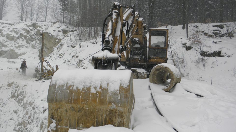 Lom Žulová - bagr