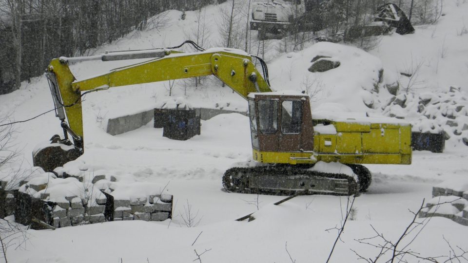 Lom Žulová - bagr