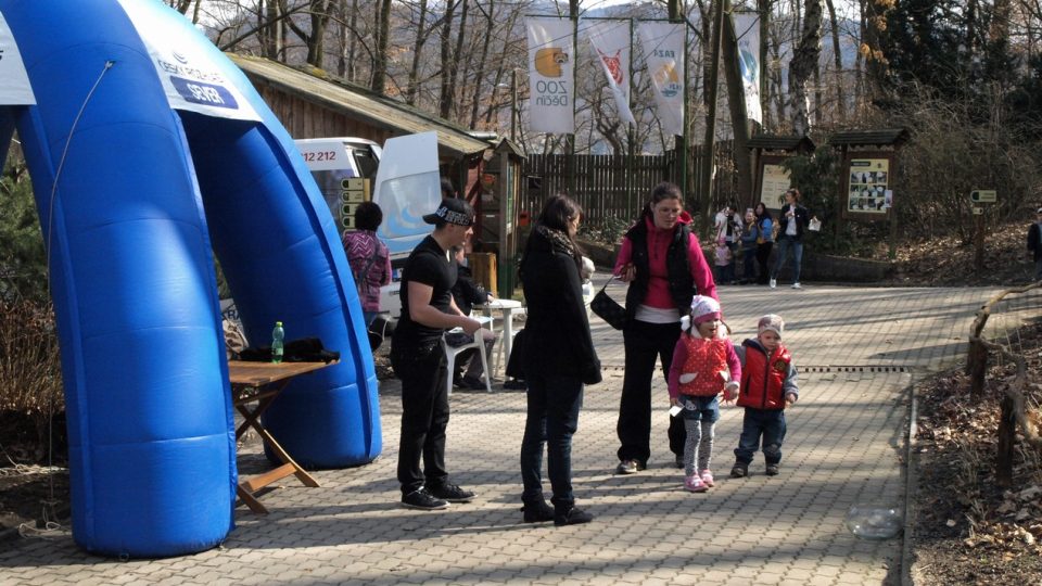 Modrý stan Českého rozhlasu Sever v děčínské ZOO