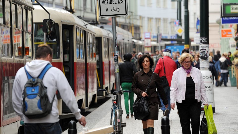 Výbuch plynu mezi Smetanovým nábřežím a Divadelní ulicí v centru Prahy. Dopravní kolaps