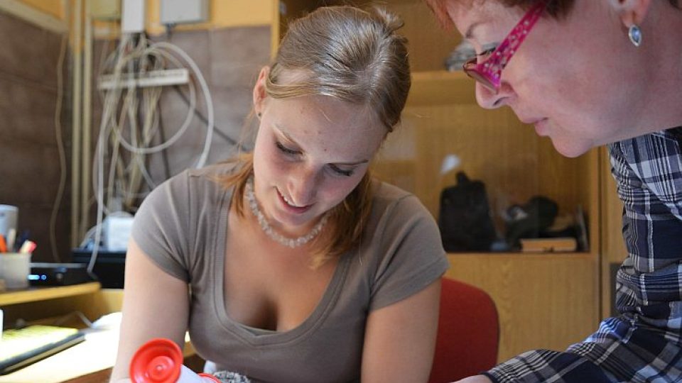 Čile k světu se teď v ZOO Dvůr Králové nad Labem mají dvě mláďata vzácného levharta perského Čile k světu se teď v ZOO Dvůr Králové nad Labem mají dvě mláďata vzácného levharta perského