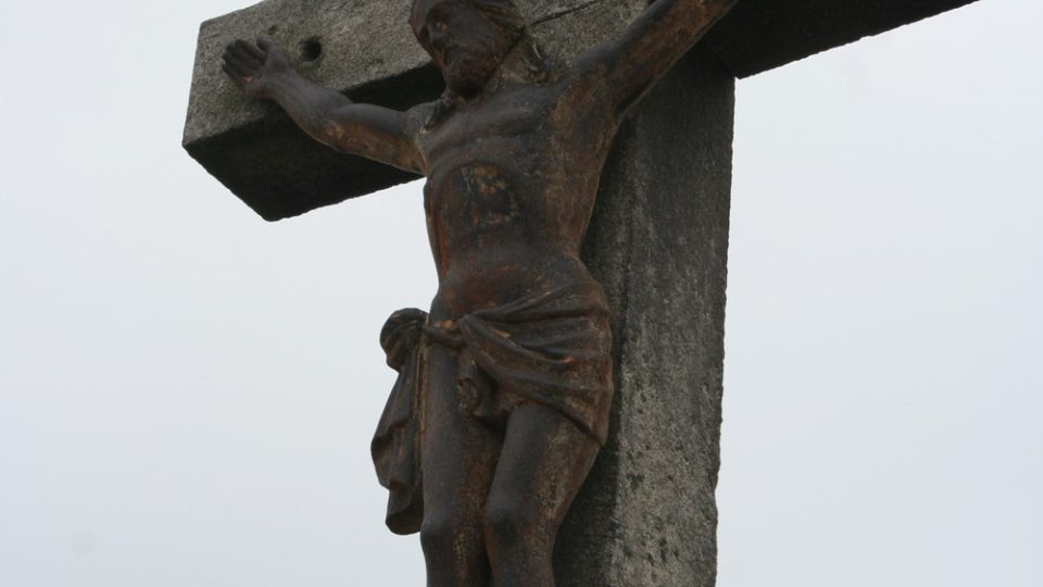 Kříž před opravou