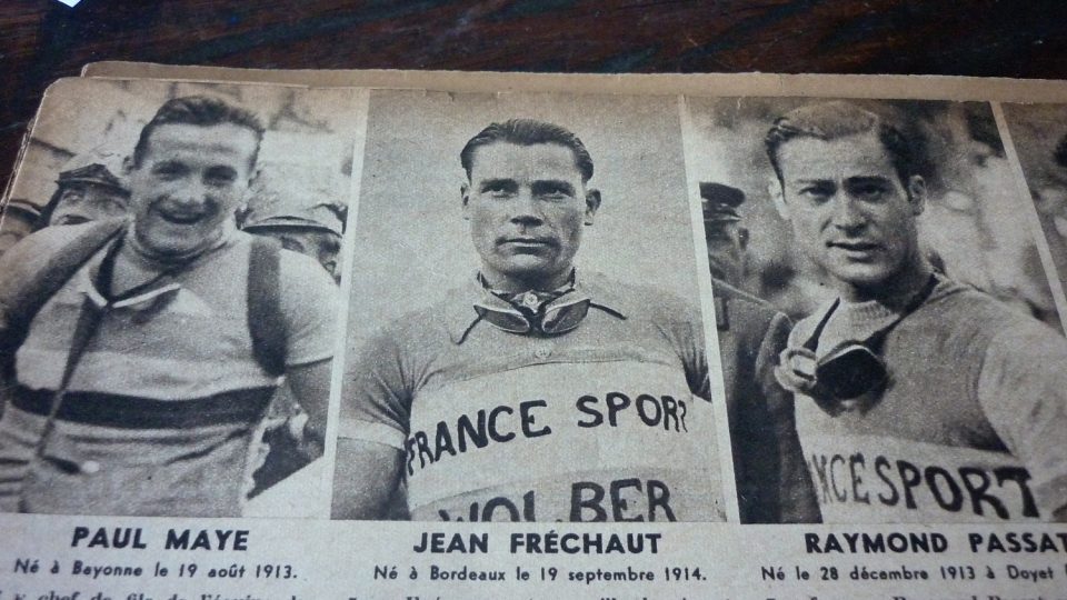 S bývalým účastníkem Tour de France Jeanem Frechautem (uprostřed)  založil cyklistický oddíl 