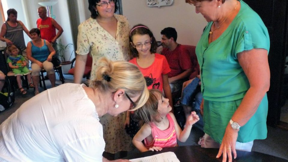 Nadace Naše dítě pomohla rodičům v povodní postižených Křešicích na Litoměřicku