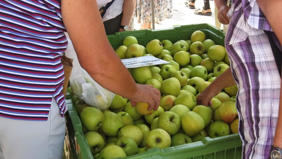 Jablka Golden Delicious