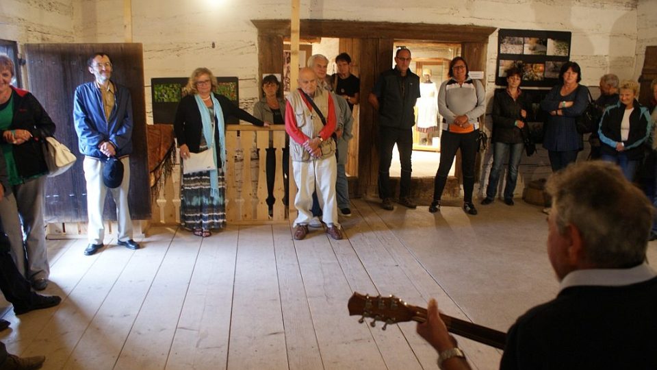 Koncert Ivo Jahelky na Šrámkově statku v Piletiích u Hradce Králové