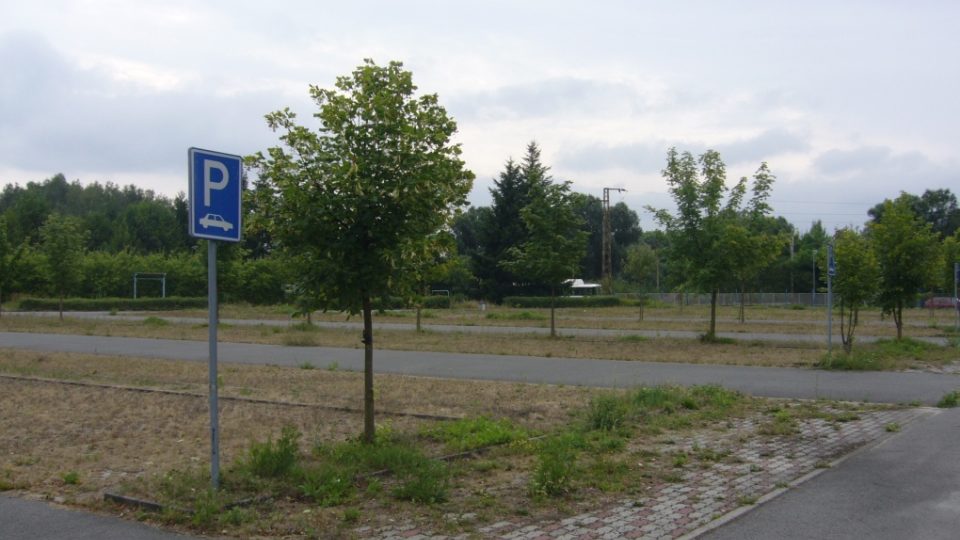 Parkoviště na koupališti v České Lípě-Dubici