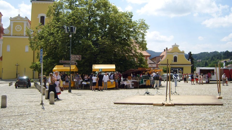 Přímý přenos Fontány ze Dne Jana Bursy ve Vlachově Březí