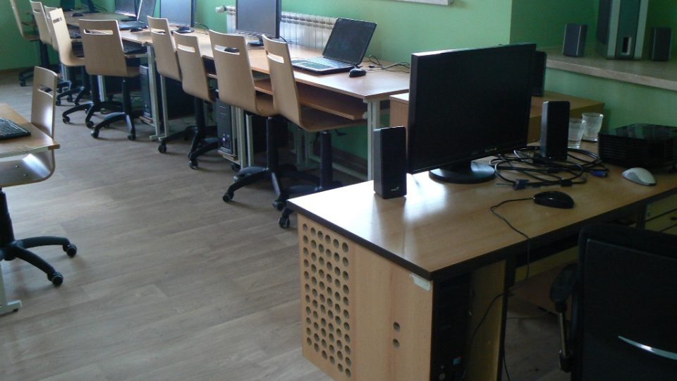 Opravená škola v Mirošově na Rokycansku, počítačová učebna