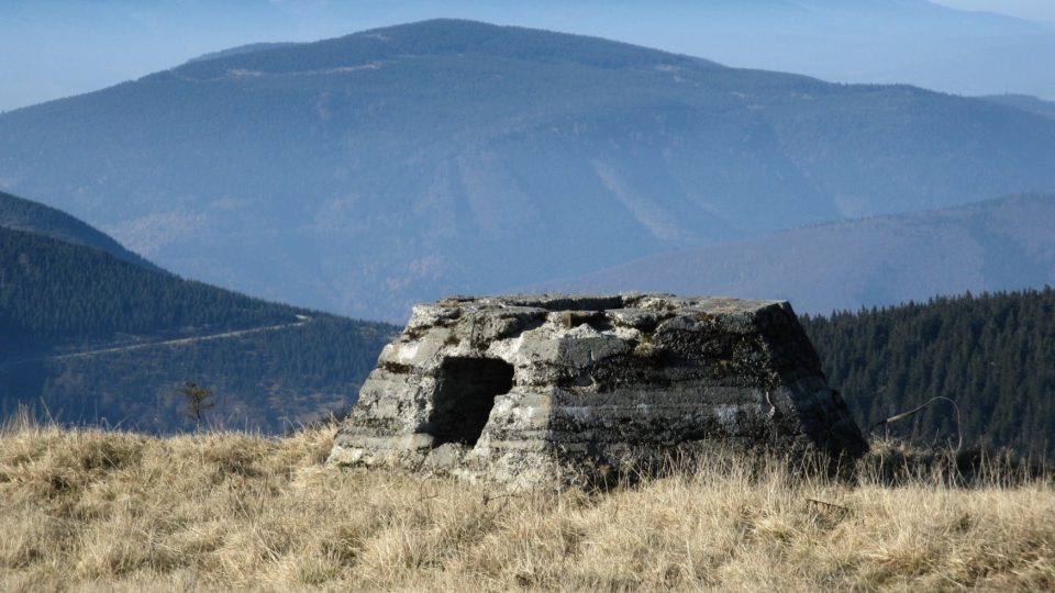 Vysoká Hole - základ pro radar Freya ze II. sv. války