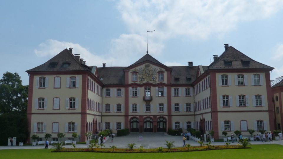 V levém křídle zámeckého sídla na ostrově Mainau je salón hraběnky Diany