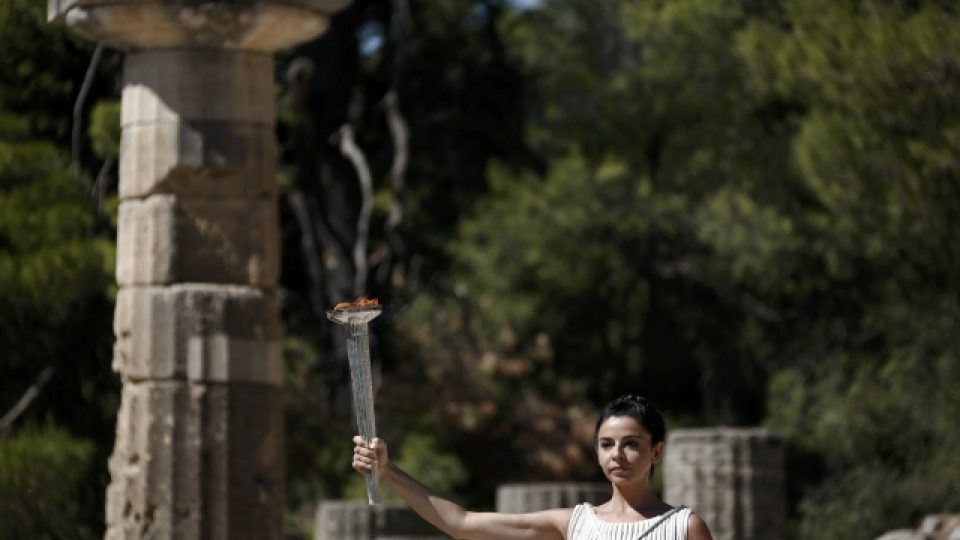 V řecké Olympii zapálili oheň pro hry v Soči