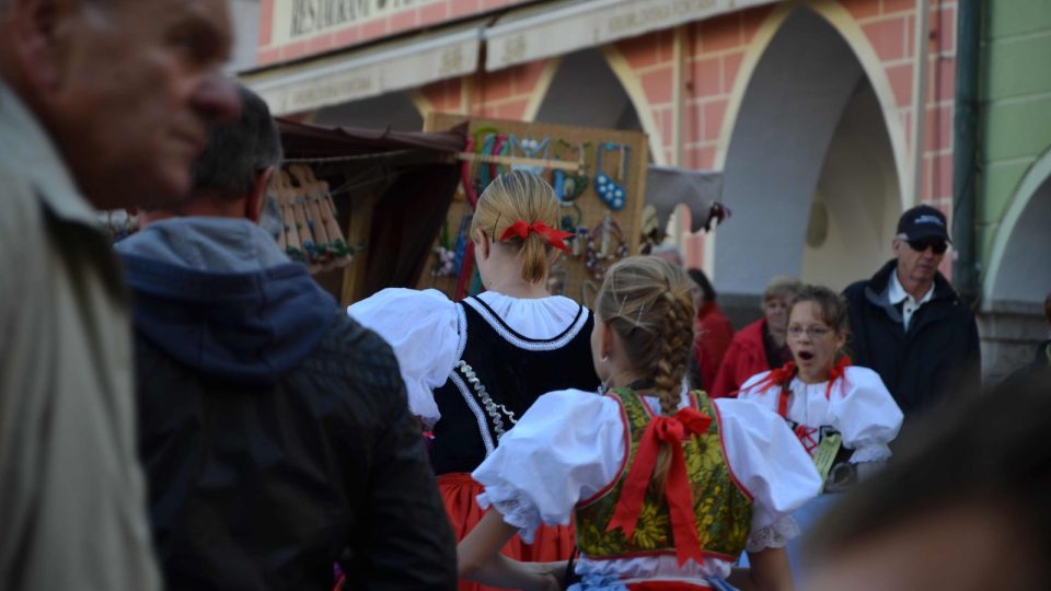 Na Svatováclavských slavnostech vystoupila celá řada folklórních spolků
