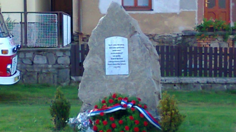 V Heřmanově po 77 letech znovu odhalili pamětní desku prezidentovi Masarykovi
