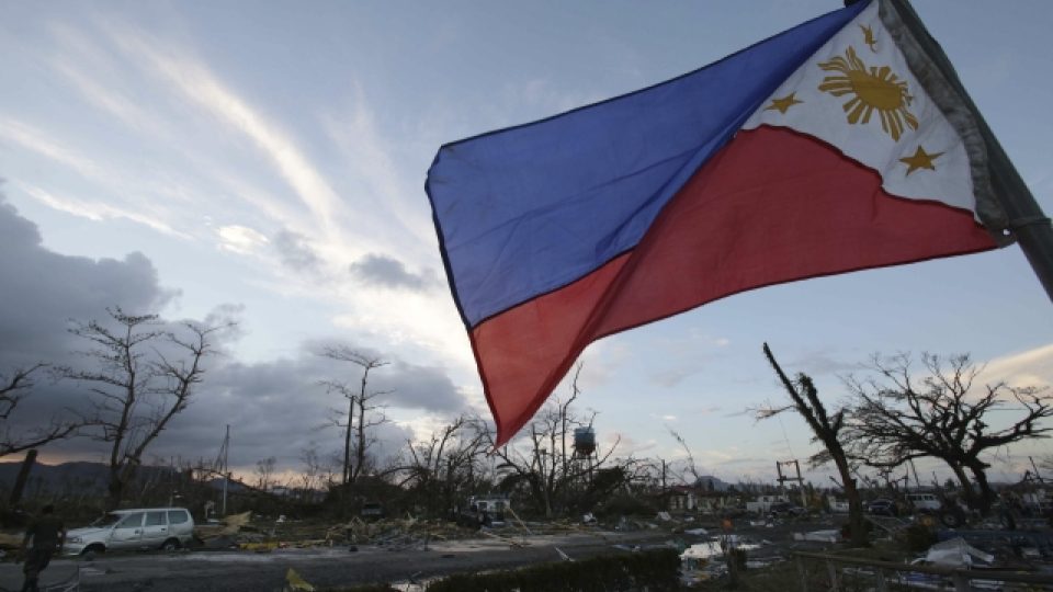 Počet obětí tajfunu Haiyan na Filipínách neustále roste