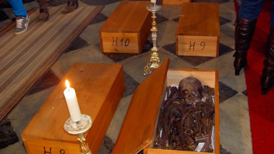 Uložení ostatků bývalých obyvatel kláštera v Nové Říši