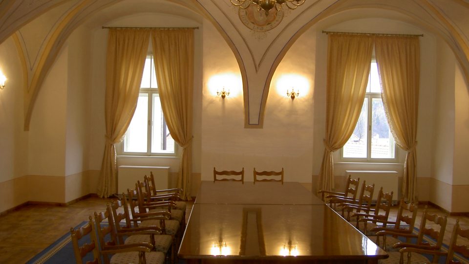 Nově zrekonstruovaný salonek na hradě v Ledči nad Sázavou