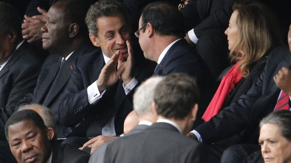 Rozloučení s Nelsonem Mandelou: Francoise Hollande a Nicolas Sarkozy