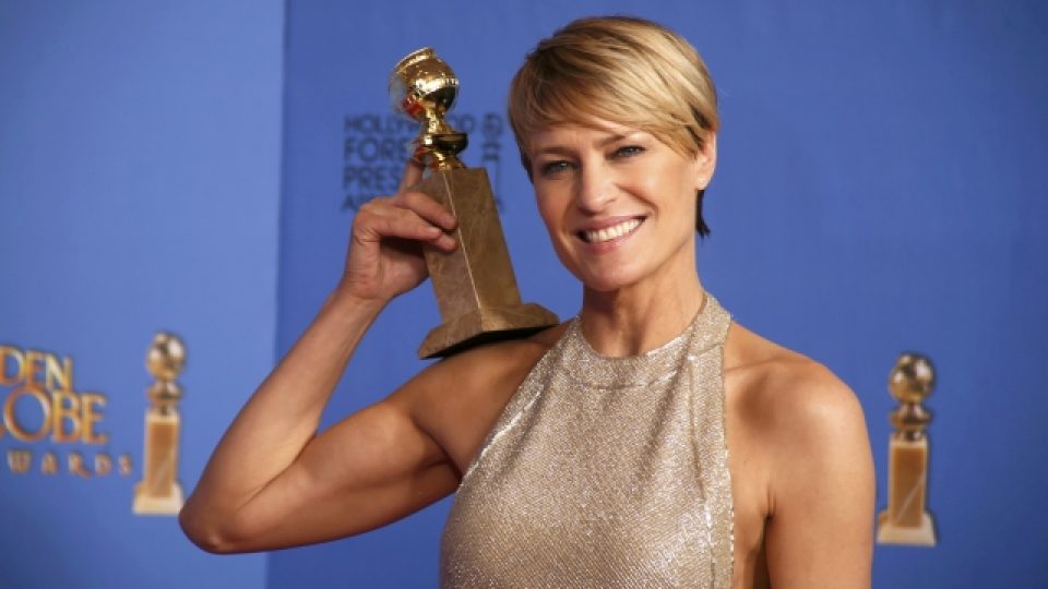 Herečka Robin Wrightová získala Zlatý globus za nejlepší ženský herecký výkon v seriálu Housek of Cards 