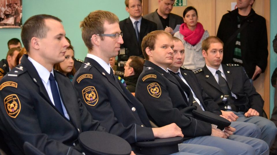 Hasiči, policisté i členové Vězeňské služby darovali v Sokolově krev kvůli registru dárců kostní dřeně